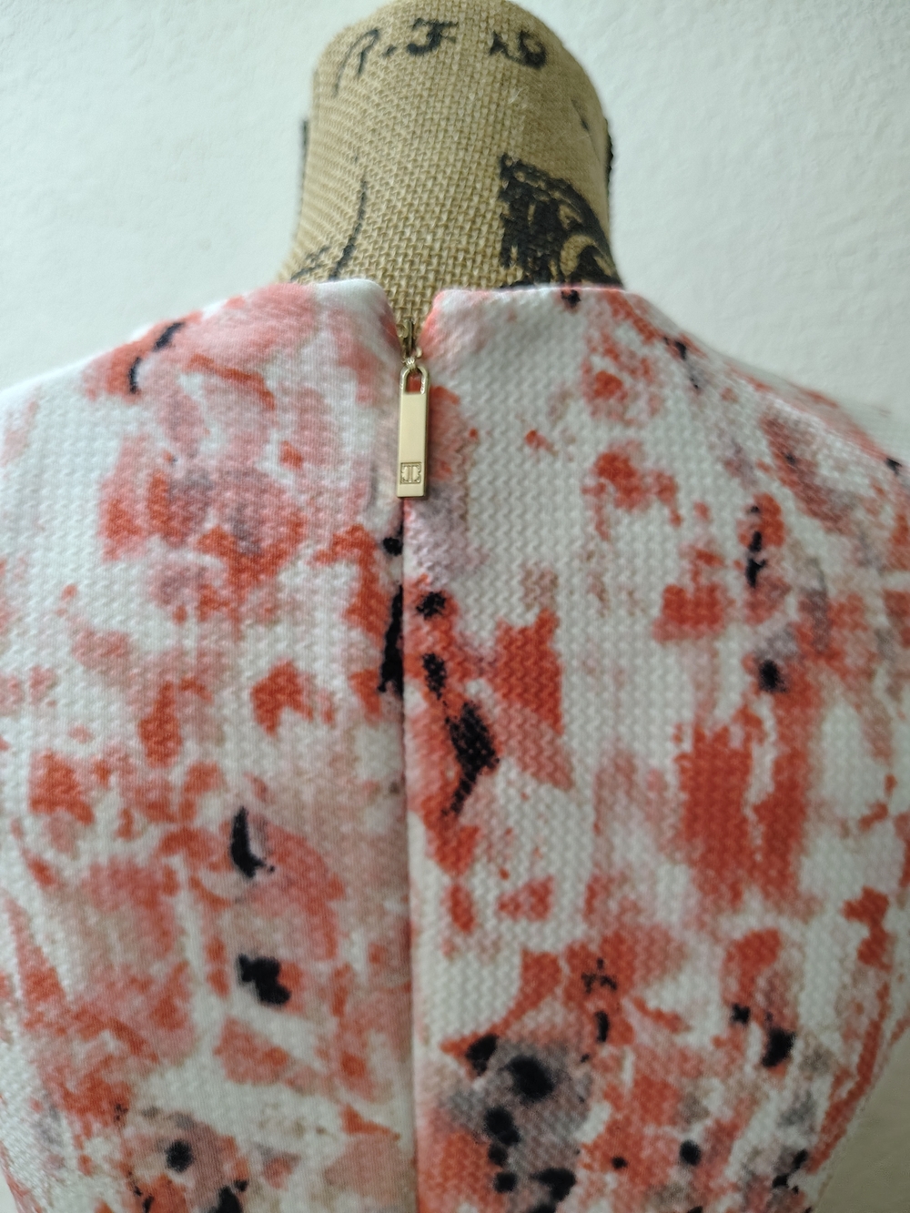 Ivanka Trump Sleeveless Fit & Flare Dress  Pink And White Blurred Print Size 4 - Picture 6 of 6